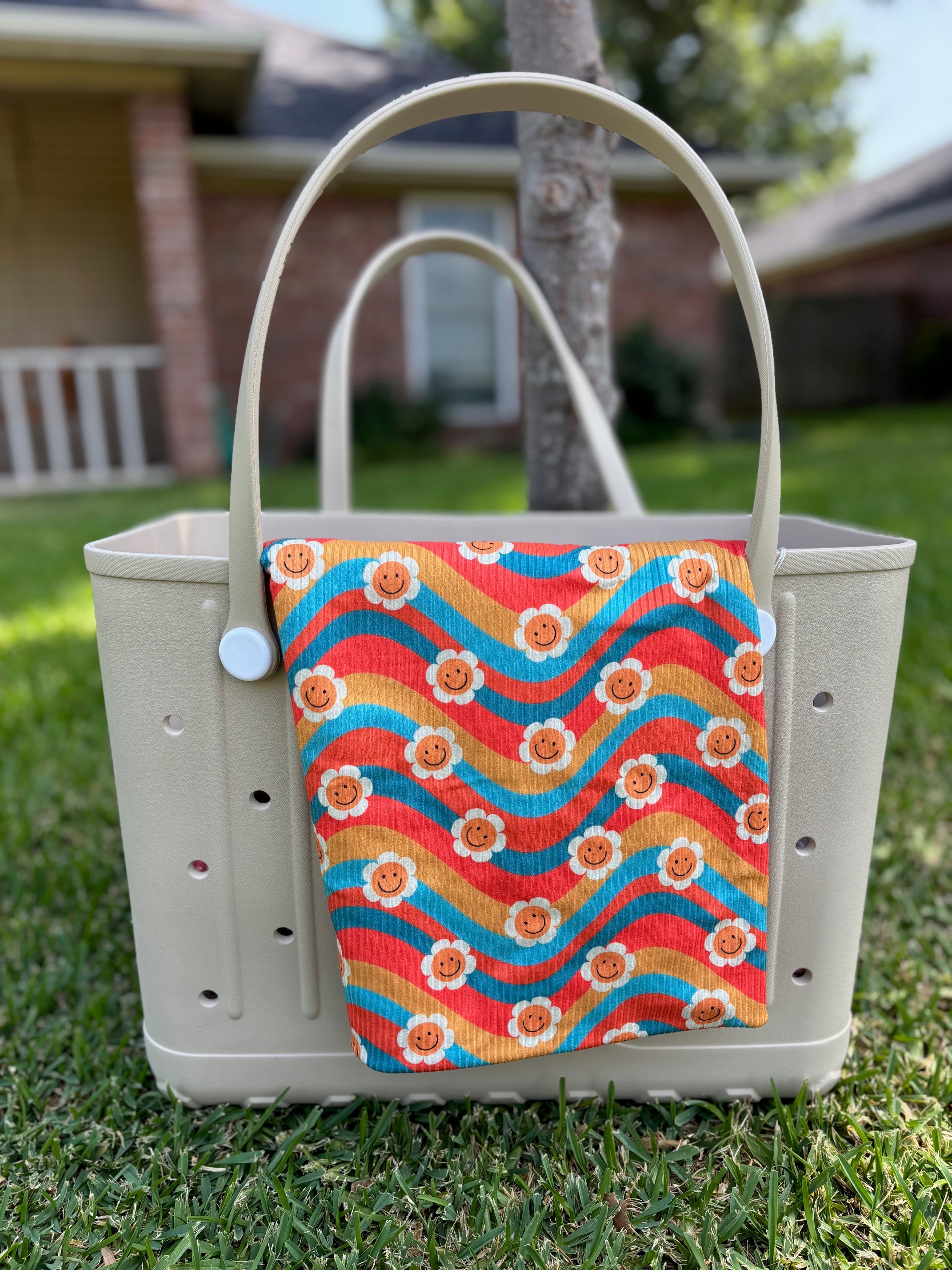 Retro Wave Smiley Tote Coat