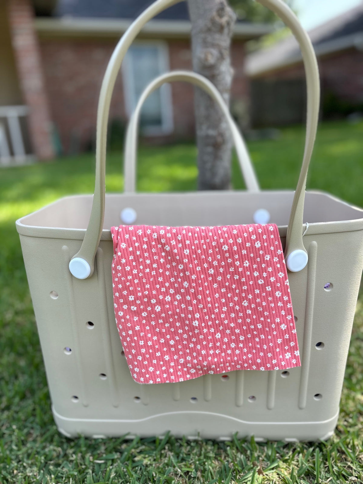 Pink/Tiny White Flowers Tote Coat